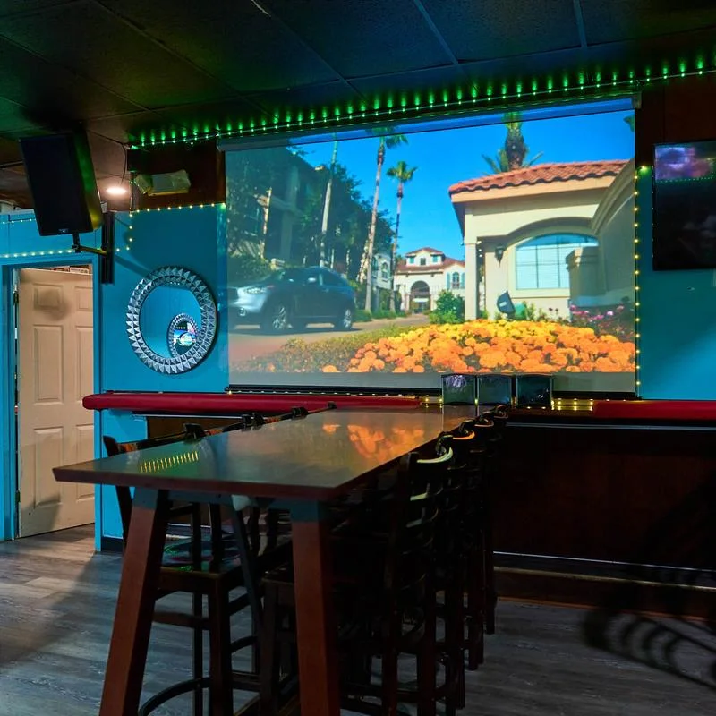 Jungle's Bar and Grill, business photo 3